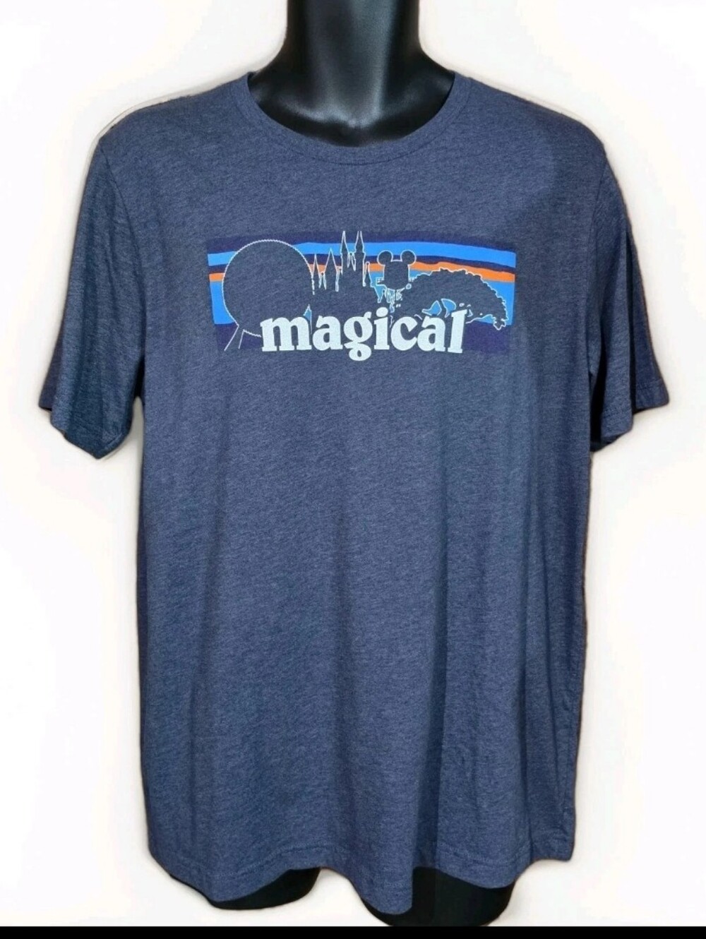 Disney Adult XL TShirt Grey Disney Park Skyline EUC READ